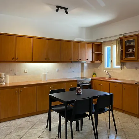Tsakos Studio Holiday home *
